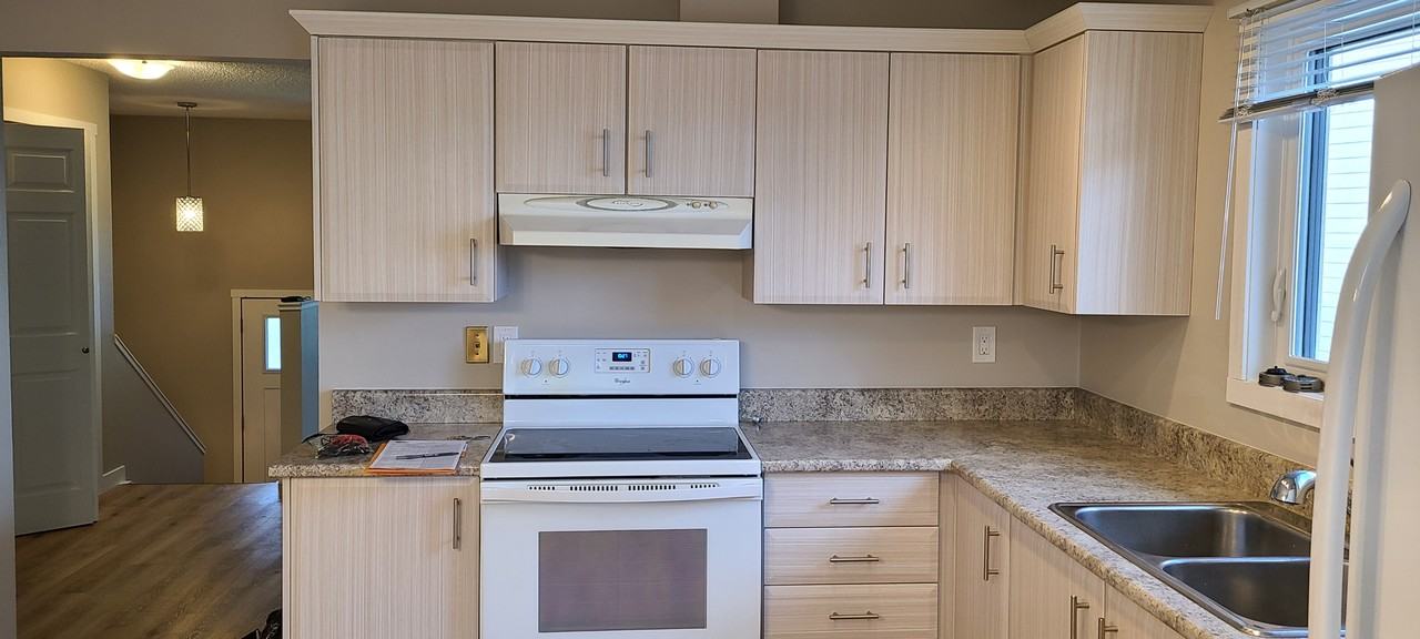 28 Bedwood Cres Ne - Photo 3 of 13