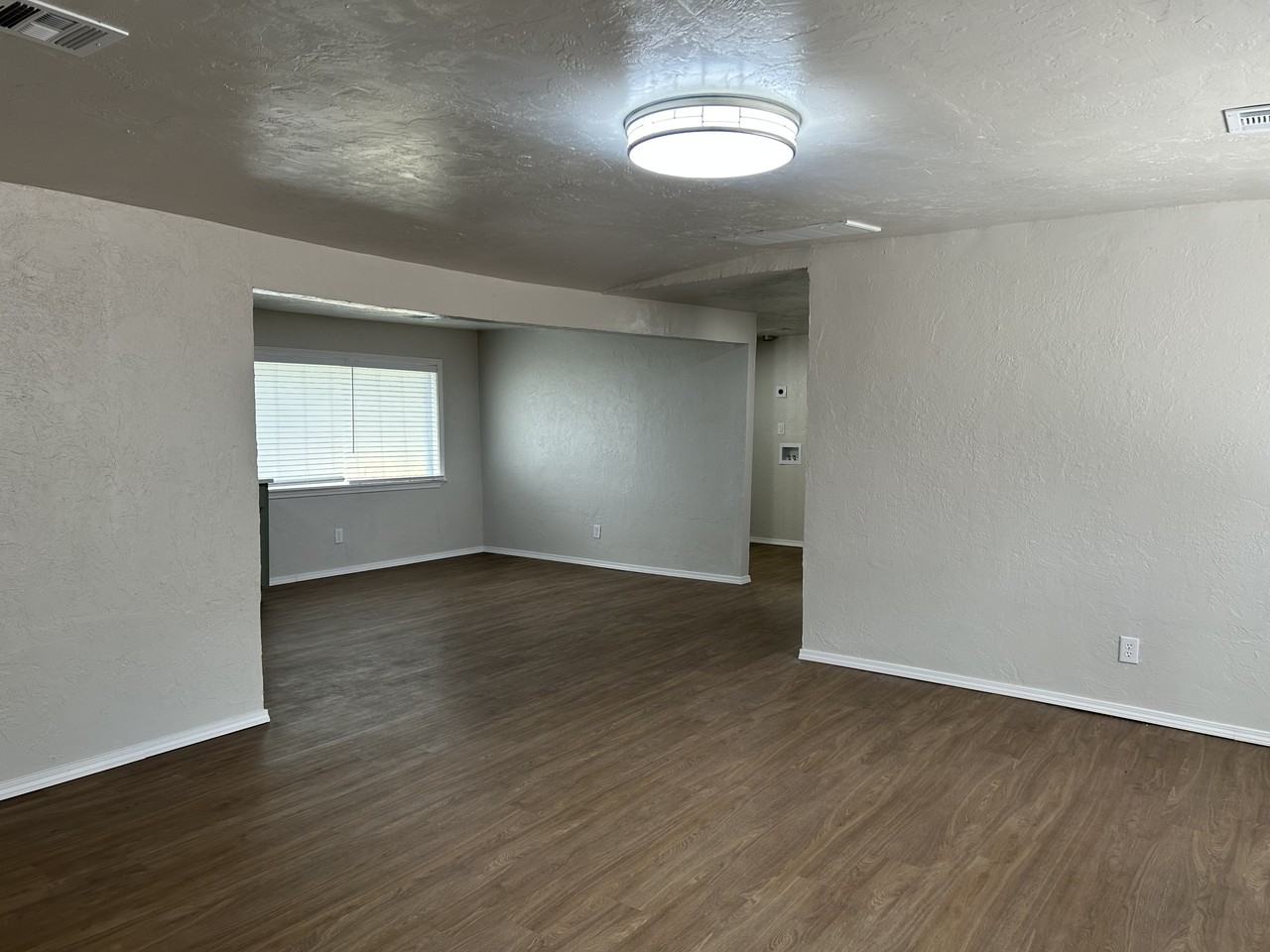 711 1/2 W Hill St #1 - Photo 4 of 14