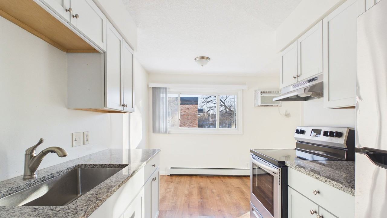 34 Grand Apartments - Photo 4 of 26