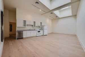 featured image of 772 N High St