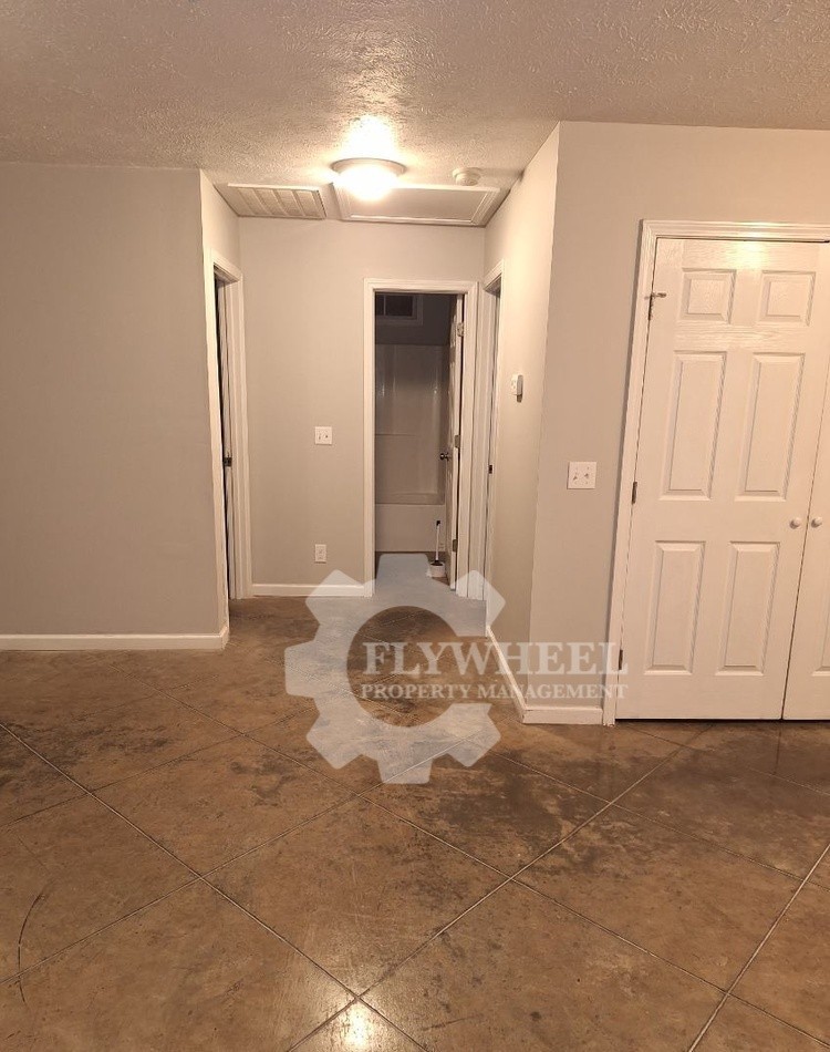 2063 Leota St #1 - Photo 2 of 10