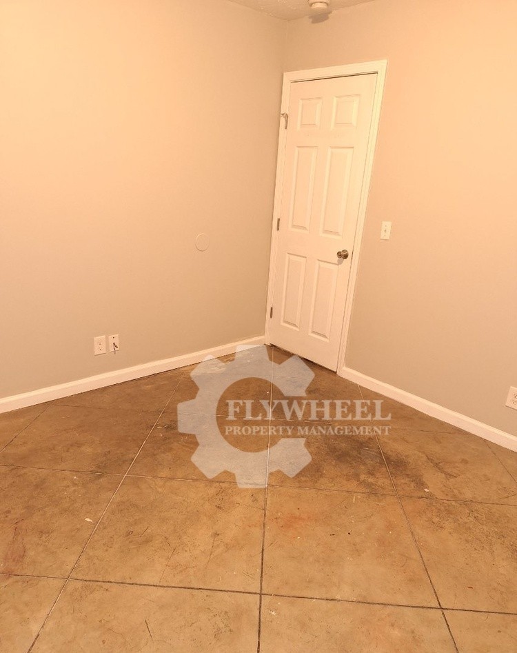 2063 Leota St #1 - Photo 5 of 10