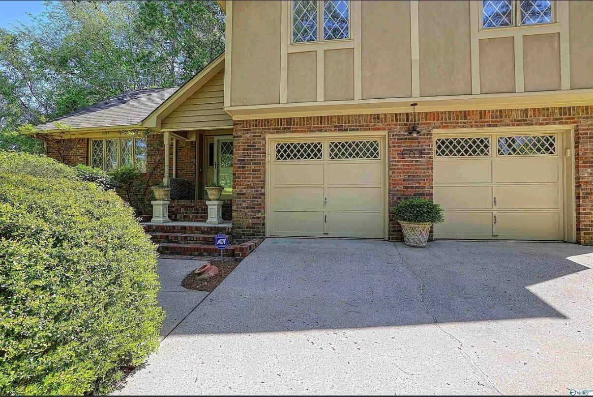 108 Steele Dr #1 - Photo 2 of 23