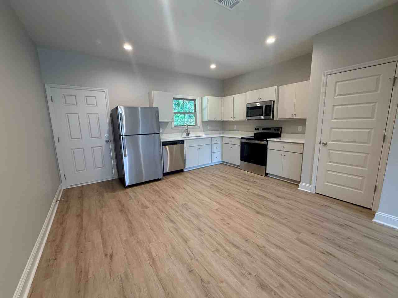 203 S Goodman St #3 - Photo 3 of 22