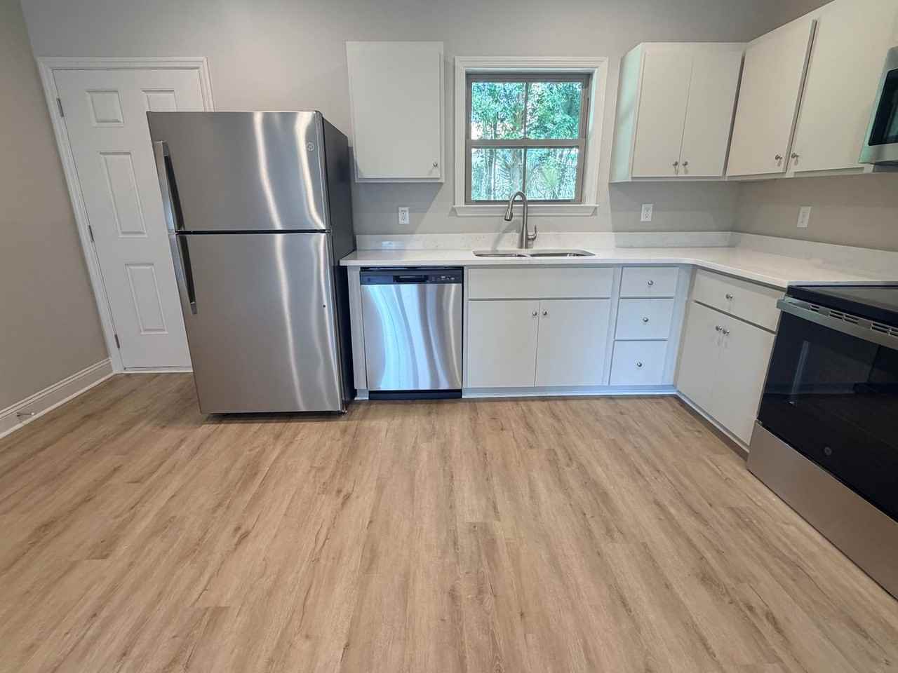 203 S Goodman St #3 - Photo 4 of 22