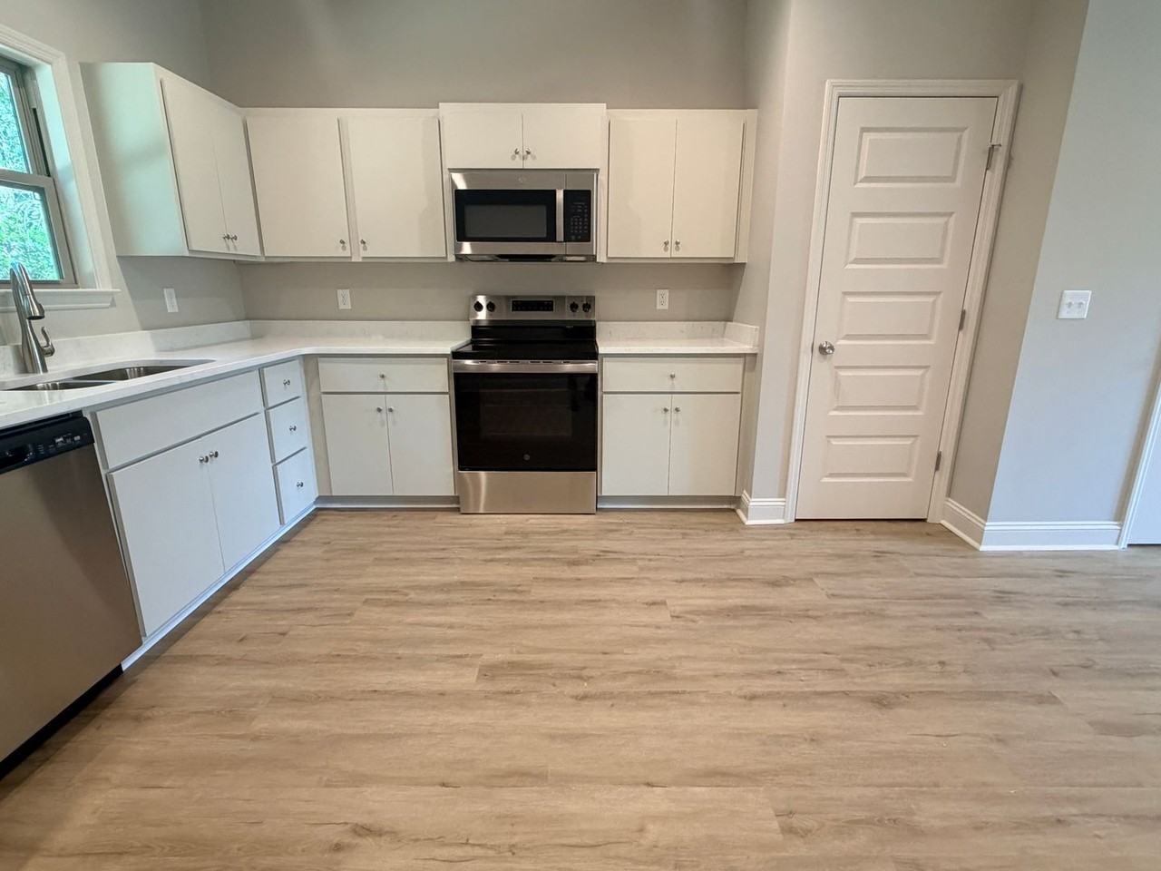 203 S Goodman St #3 - Photo 5 of 22