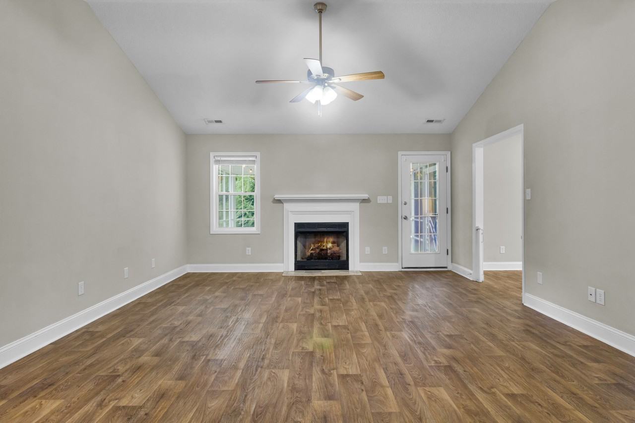 146 Monterey Cir #1 - Photo 5 of 46