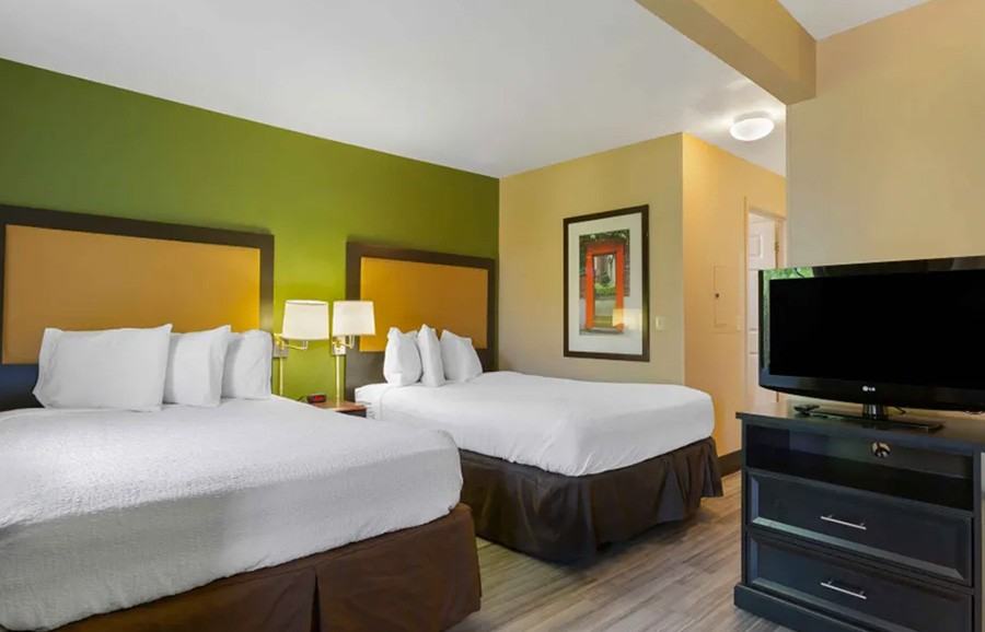 Emerald Suites at Chandler - Photo 3 of 31