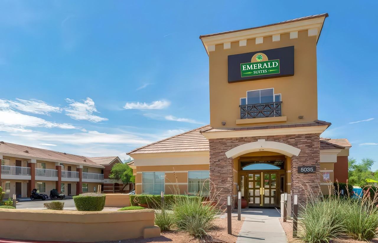 Emerald Suites at Chandler - Photo 4 of 31