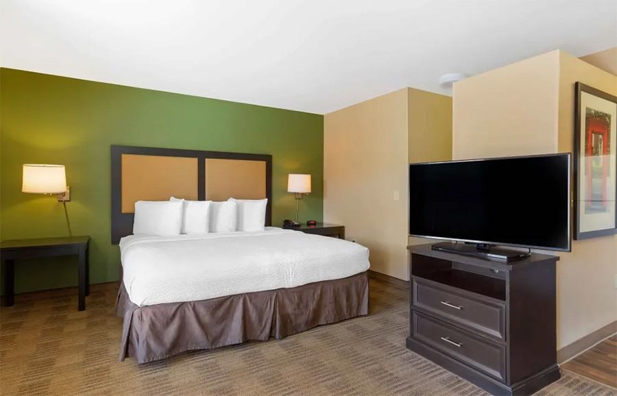Emerald Suites at Chandler - Photo 2 of 31