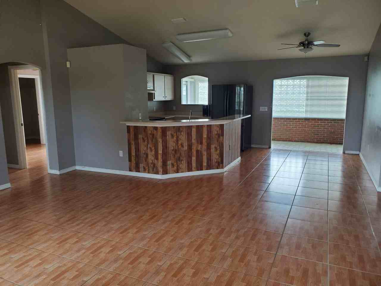 6064 Sw 82nd Pl #1 - Photo 2 of 4
