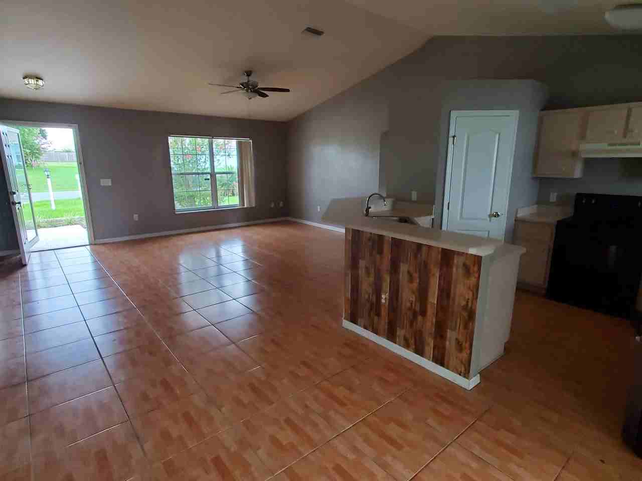 6064 Sw 82nd Pl #1 - Photo 4 of 4