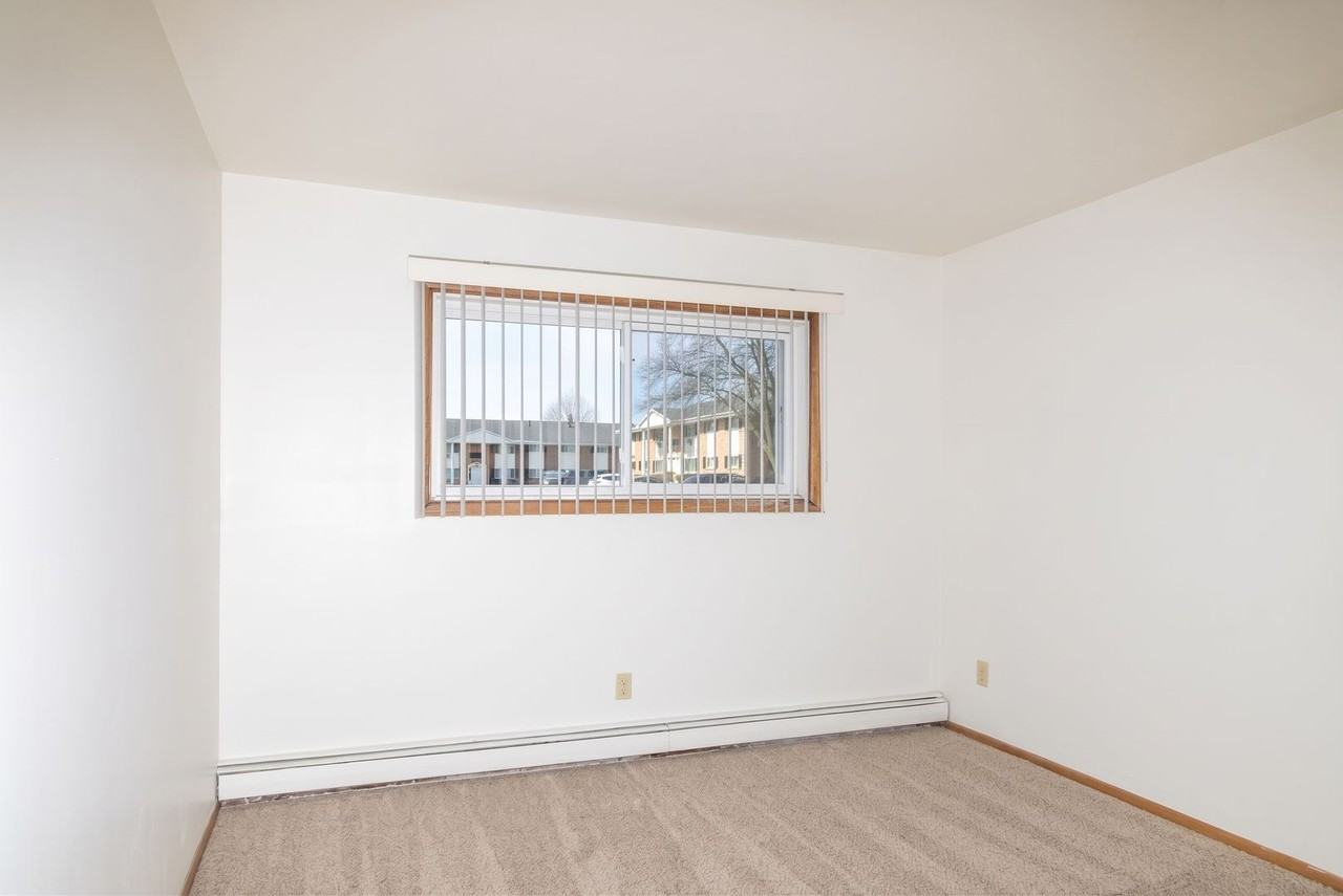 Willowick Apartments - Photo 4 of 7