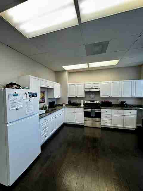113 School St #B - Photo 2 of 10
