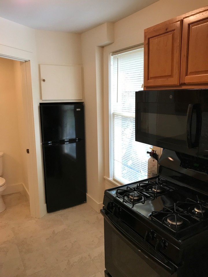 117 Dewitt Pl #2 - Photo 4 of 13