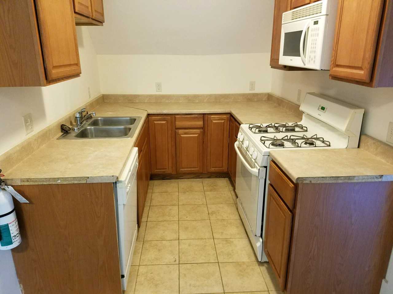 117 Dewitt Pl #5 - Photo 5 of 15