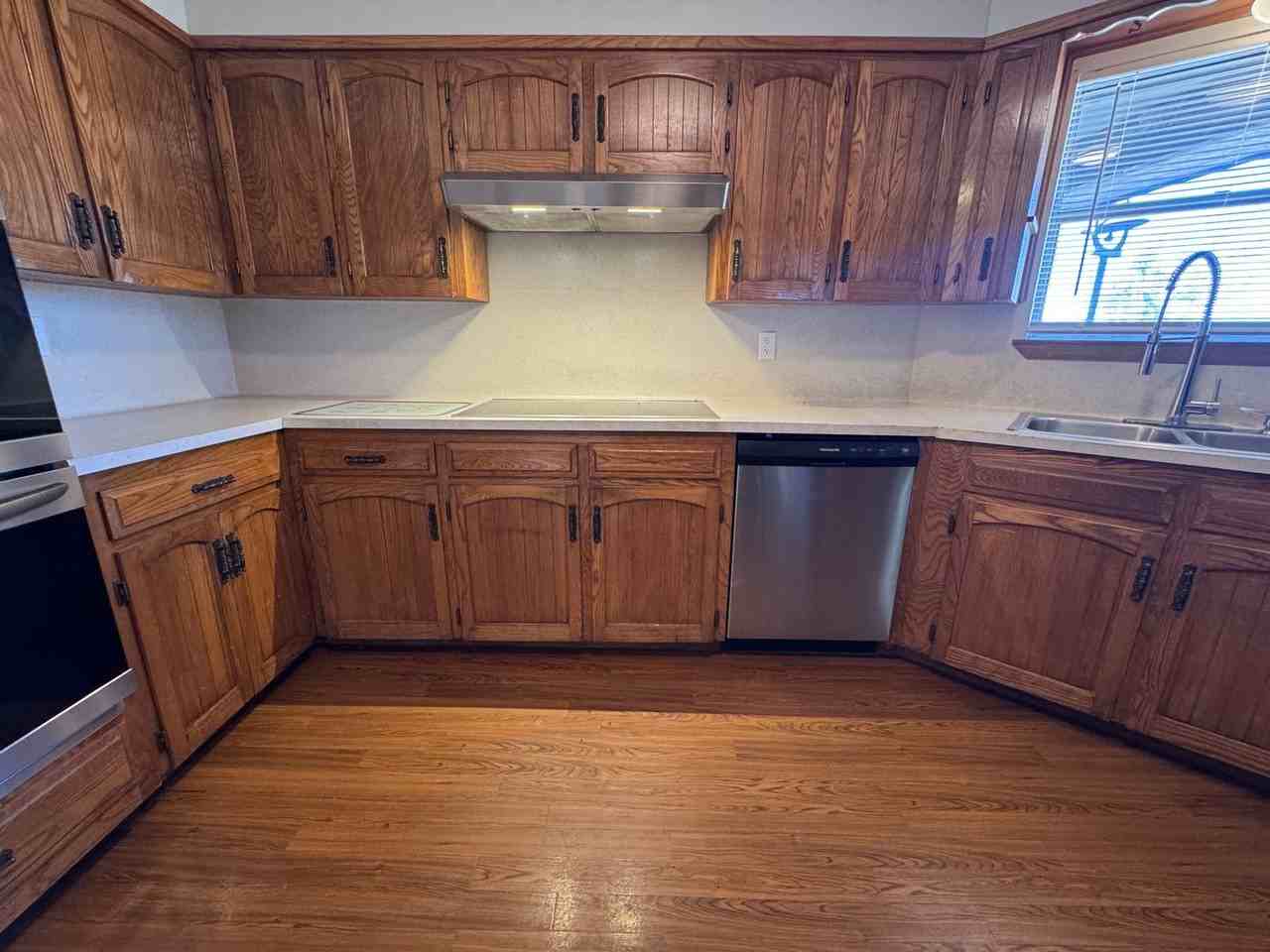 552 Lawson Ln - Photo 6 of 45
