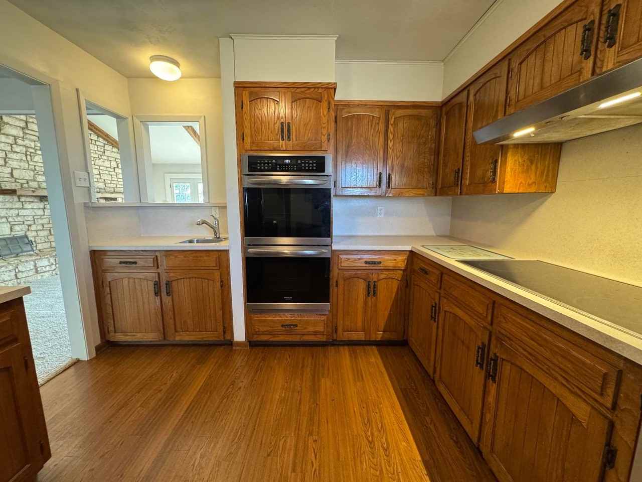 552 Lawson Ln - Photo 7 of 45