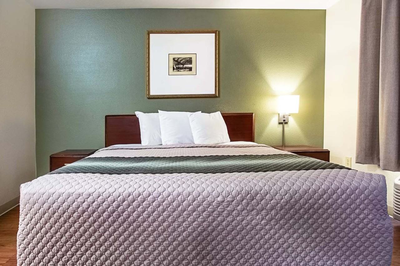 Emerald Suites Black Canyon - Photo 5 of 20