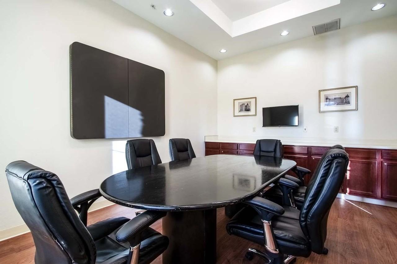 Emerald Suites Black Canyon - Photo 6 of 20