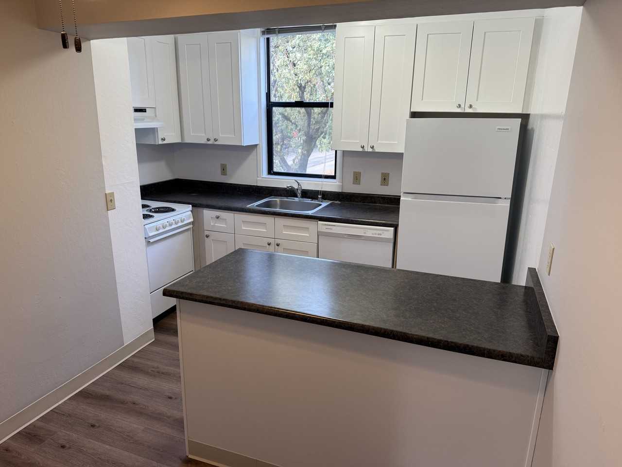 101 Elliott Ave #7 - Photo 2 of 12