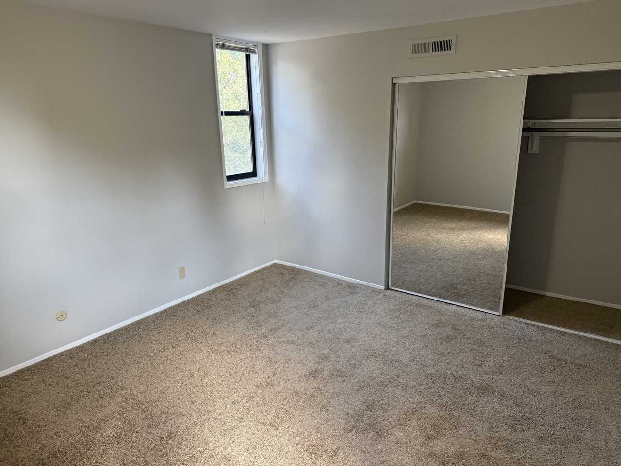 101 Elliott Ave #7 - Photo 5 of 12