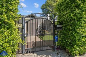 featured image of 1326 N Fairfax Ave #1