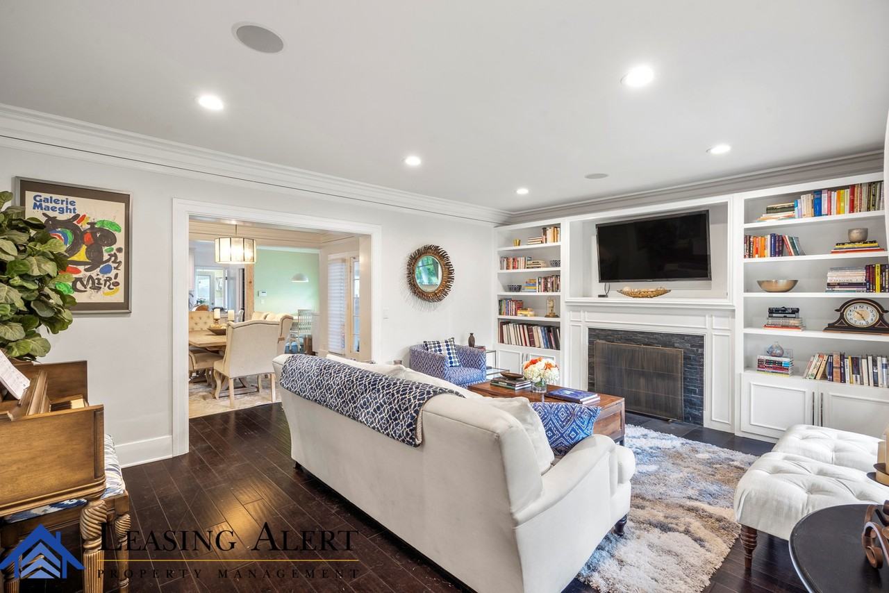 1326 N Fairfax Ave #1 - Photo 3 of 27