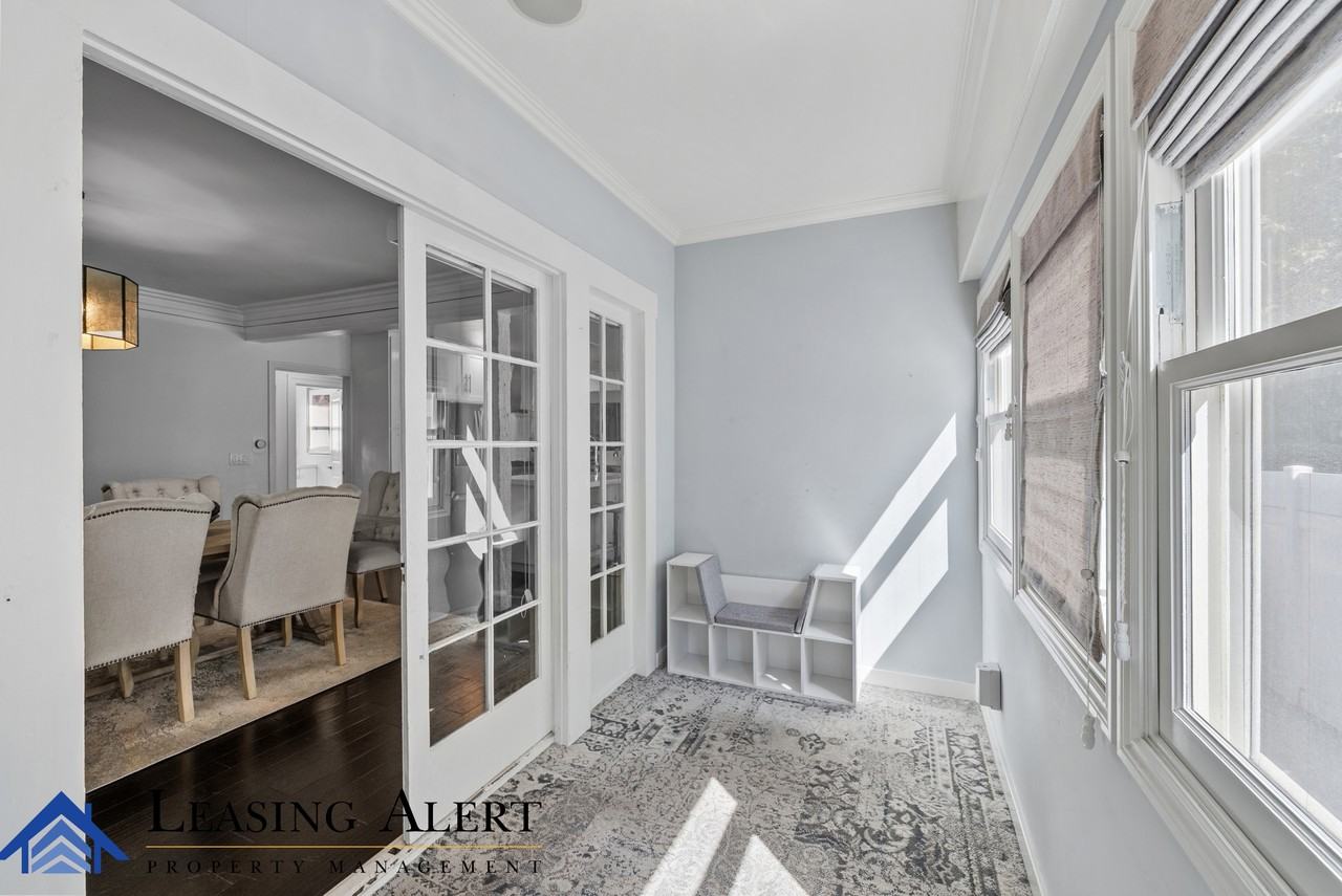 1326 N Fairfax Ave #1 - Photo 5 of 27