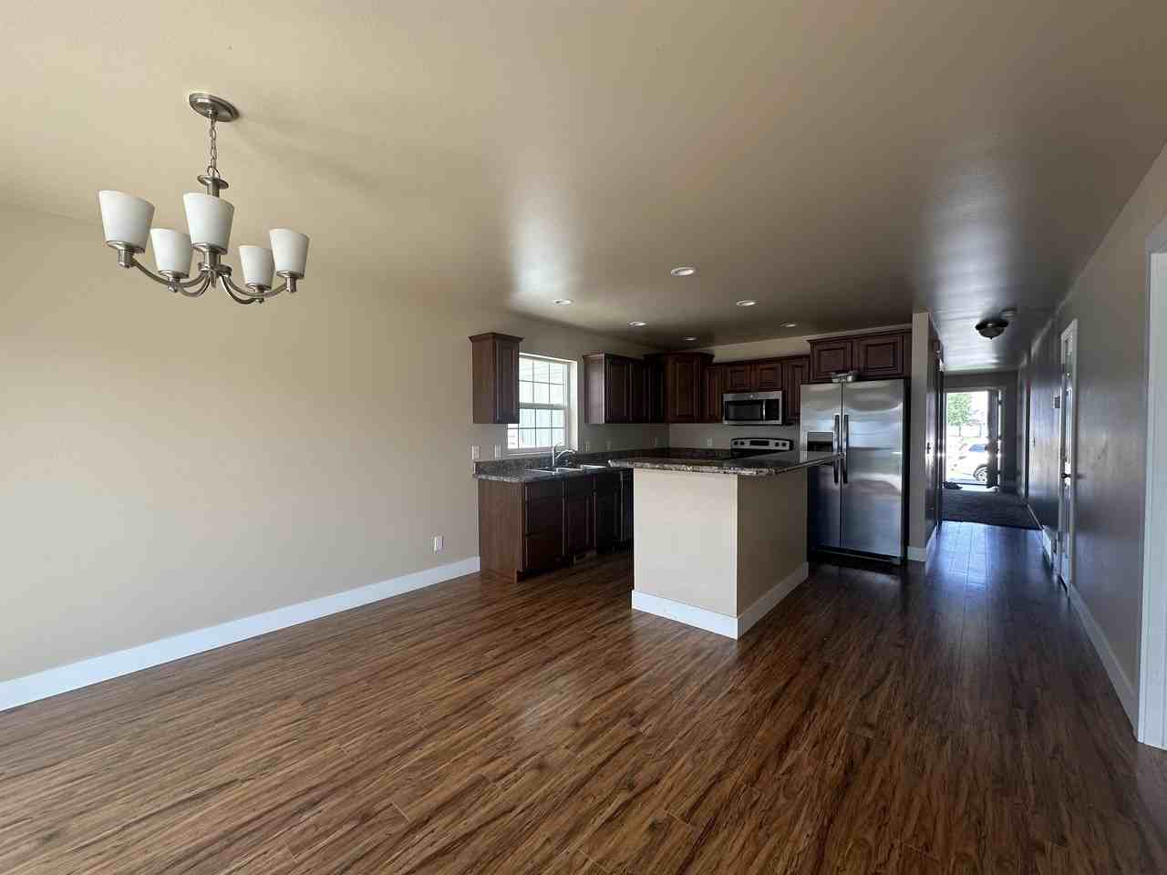 2222 Sierra Vista Cir - Photo 5 of 17