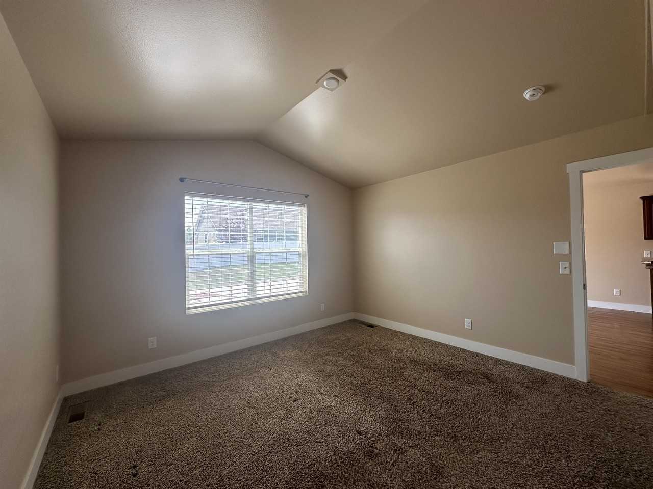2222 Sierra Vista Cir - Photo 7 of 17