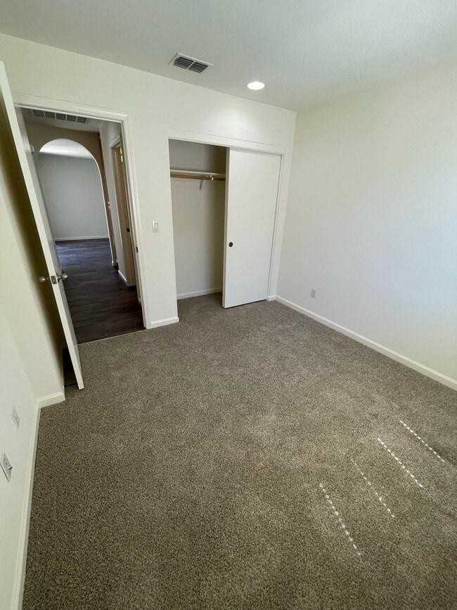 4389 N Walnut Rd - Photo 2 of 31
