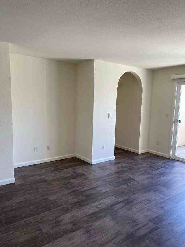 4389 N Walnut Rd - Photo 3 of 31