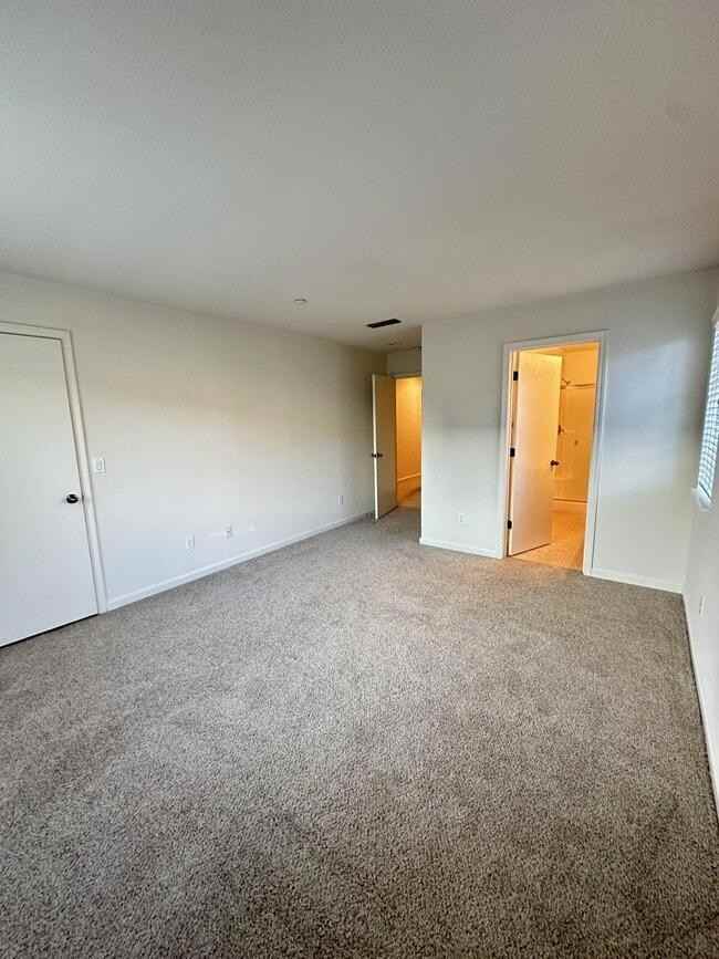 4389 N Walnut Rd - Photo 5 of 14