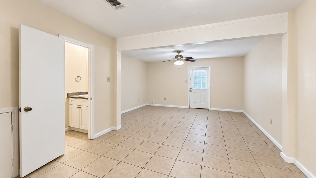 14743 Central Woods Ave - Photo 5 of 10