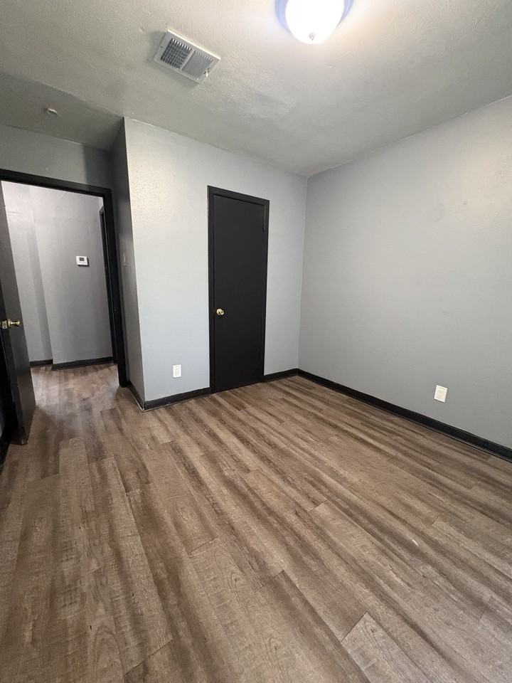 9315 Oak Knoll Ln #1 - Photo 3 of 10