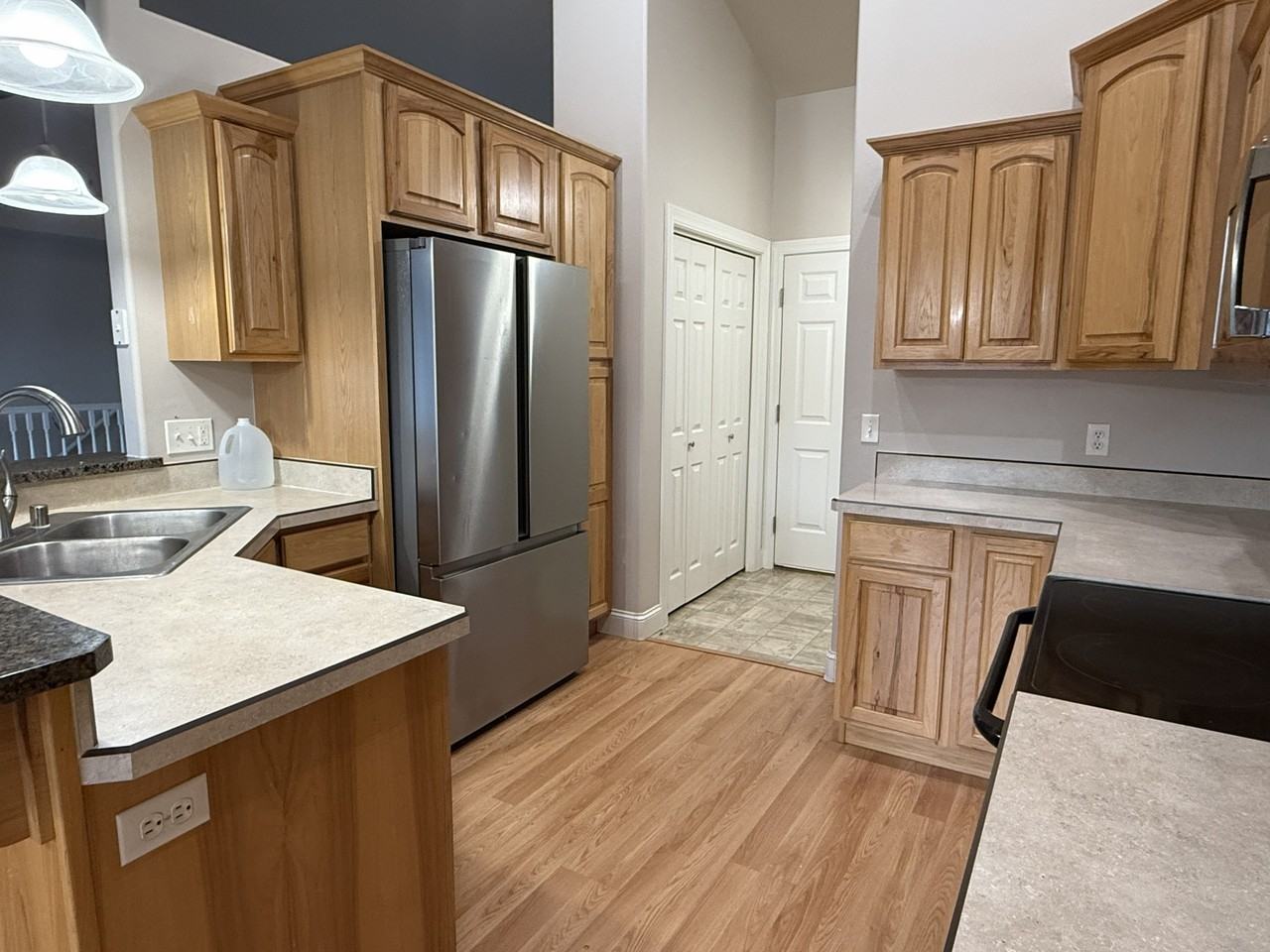 3287 Banff Ave - Photo 3 of 16