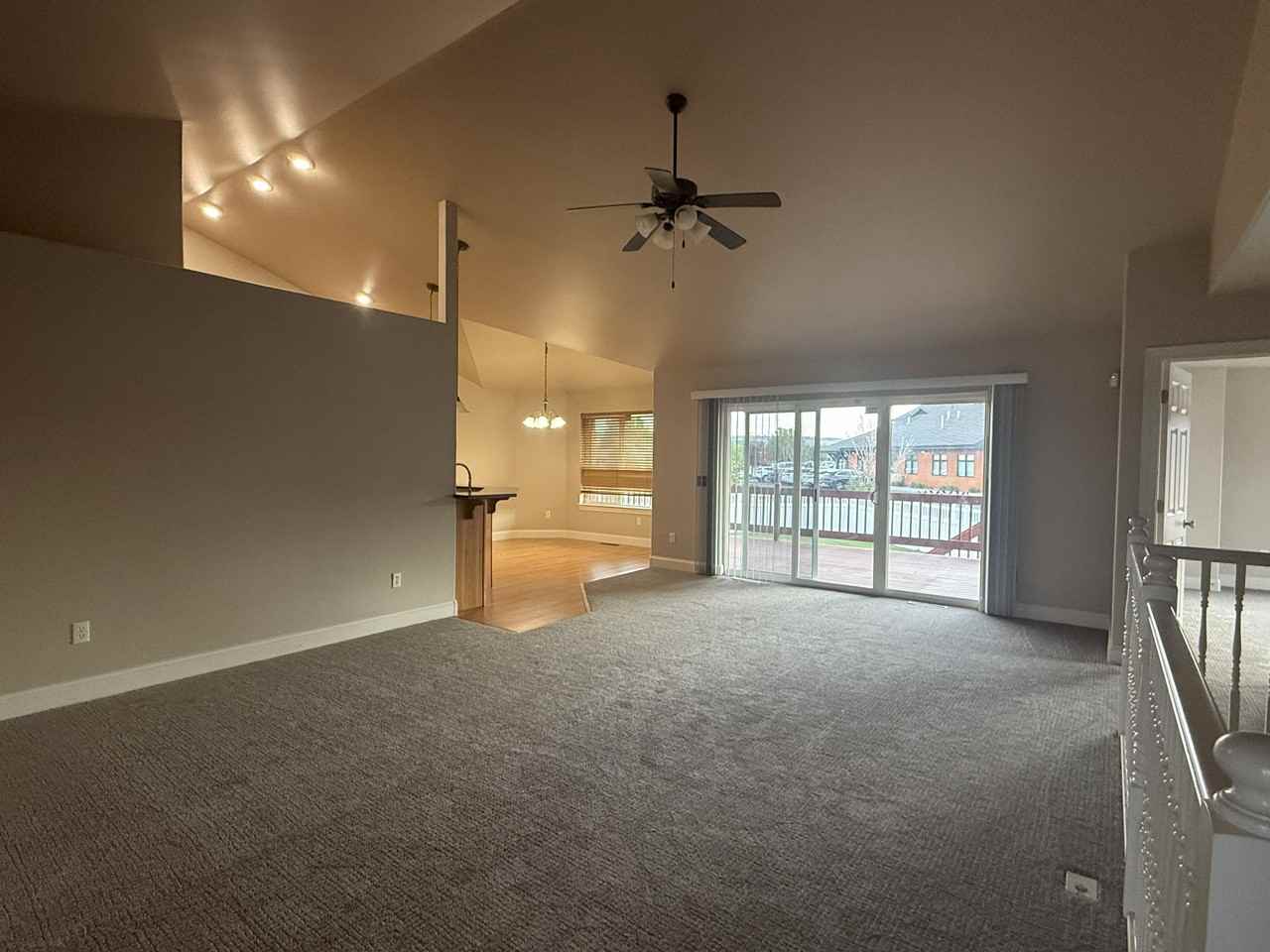 3287 Banff Ave - Photo 7 of 16
