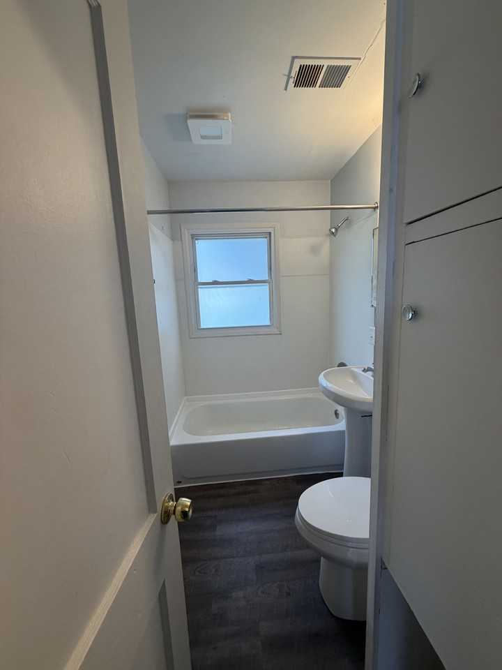 820 Woodbine Ave #1 - Photo 5 of 13
