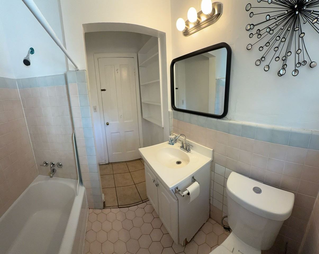 2490 Cate St #2490 - Photo 7 of 10
