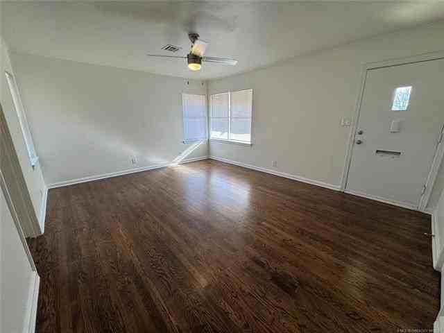 2743 E 3rd St #1 - Photo 3 of 11