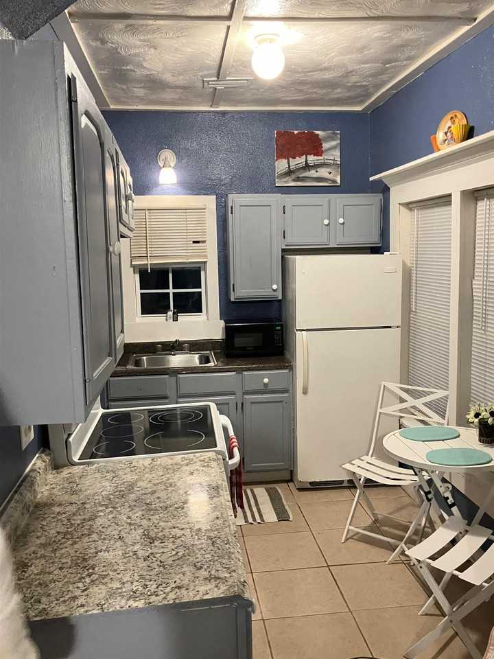 2328 Union St #2328A - Photo 6 of 14