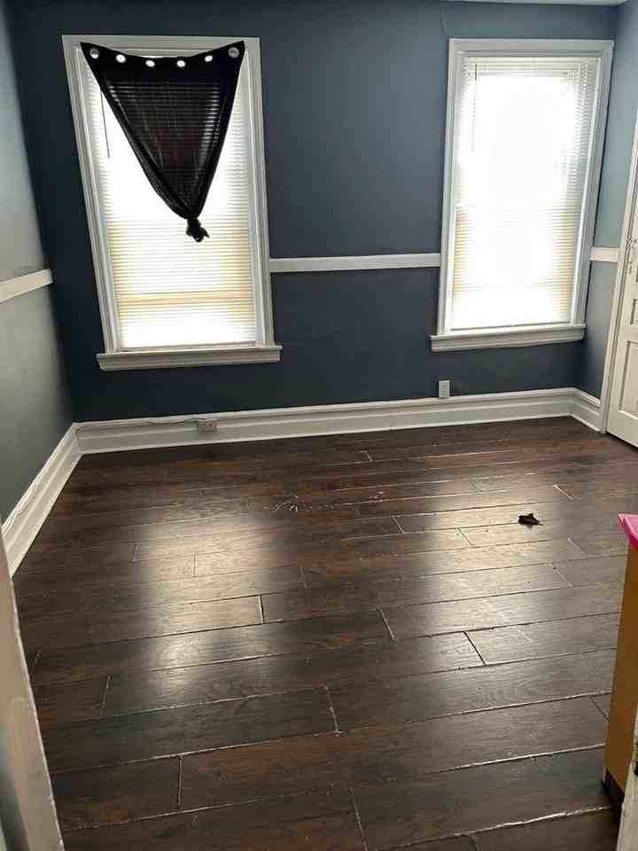3128 N Darien St - Photo 5 of 10