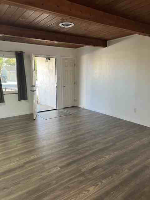 202 Mesa St #1 - Photo 5 of 10