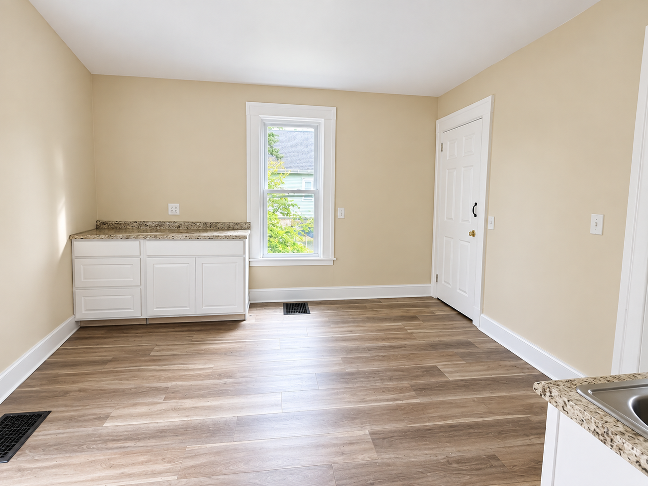 195 Masseth St #DOWN - Photo 3 of 7
