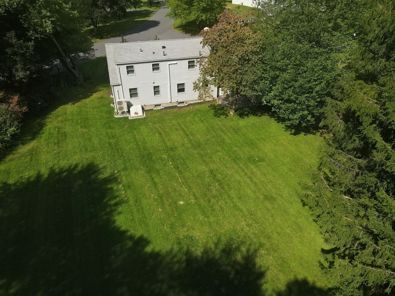 9 Applewood Ln #1 - Photo 2 of 17