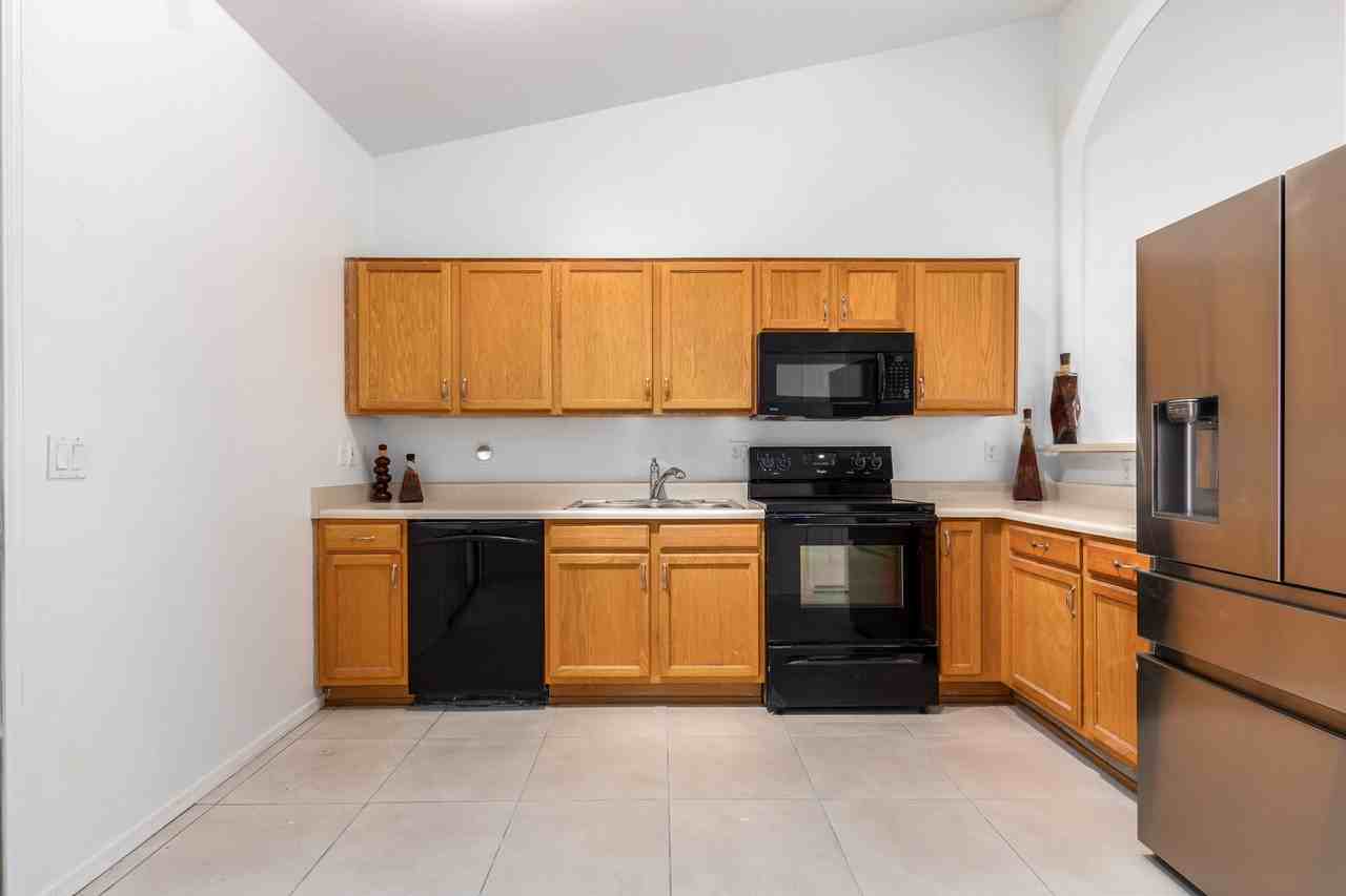 8845 E Rainier Dr #1 - Photo 5 of 25