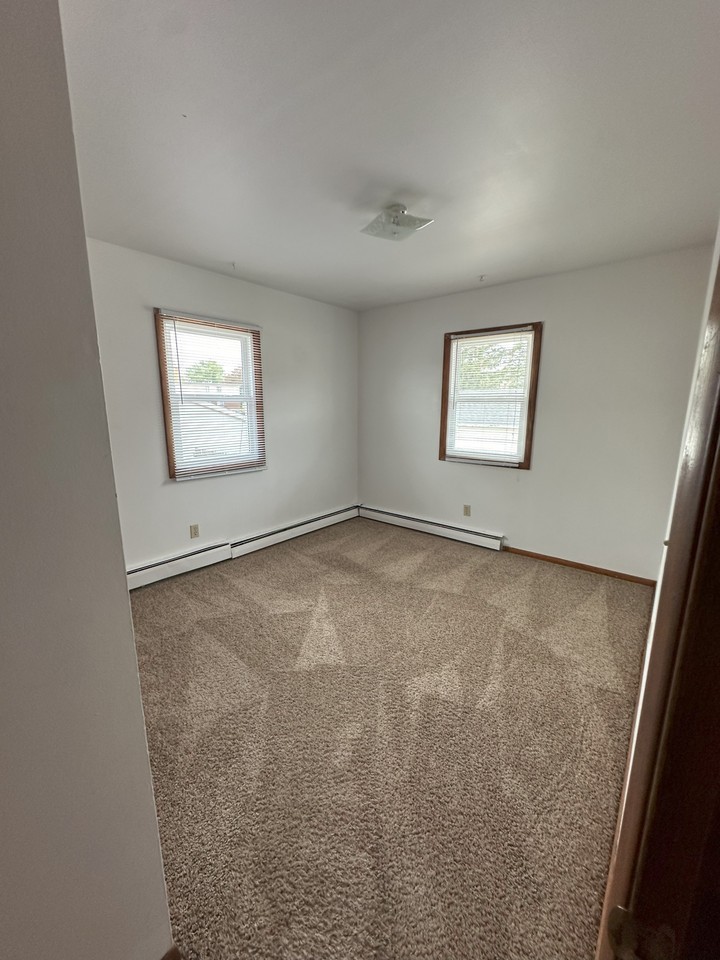321 Cedar Crest Dr #7 - Photo 5 of 28