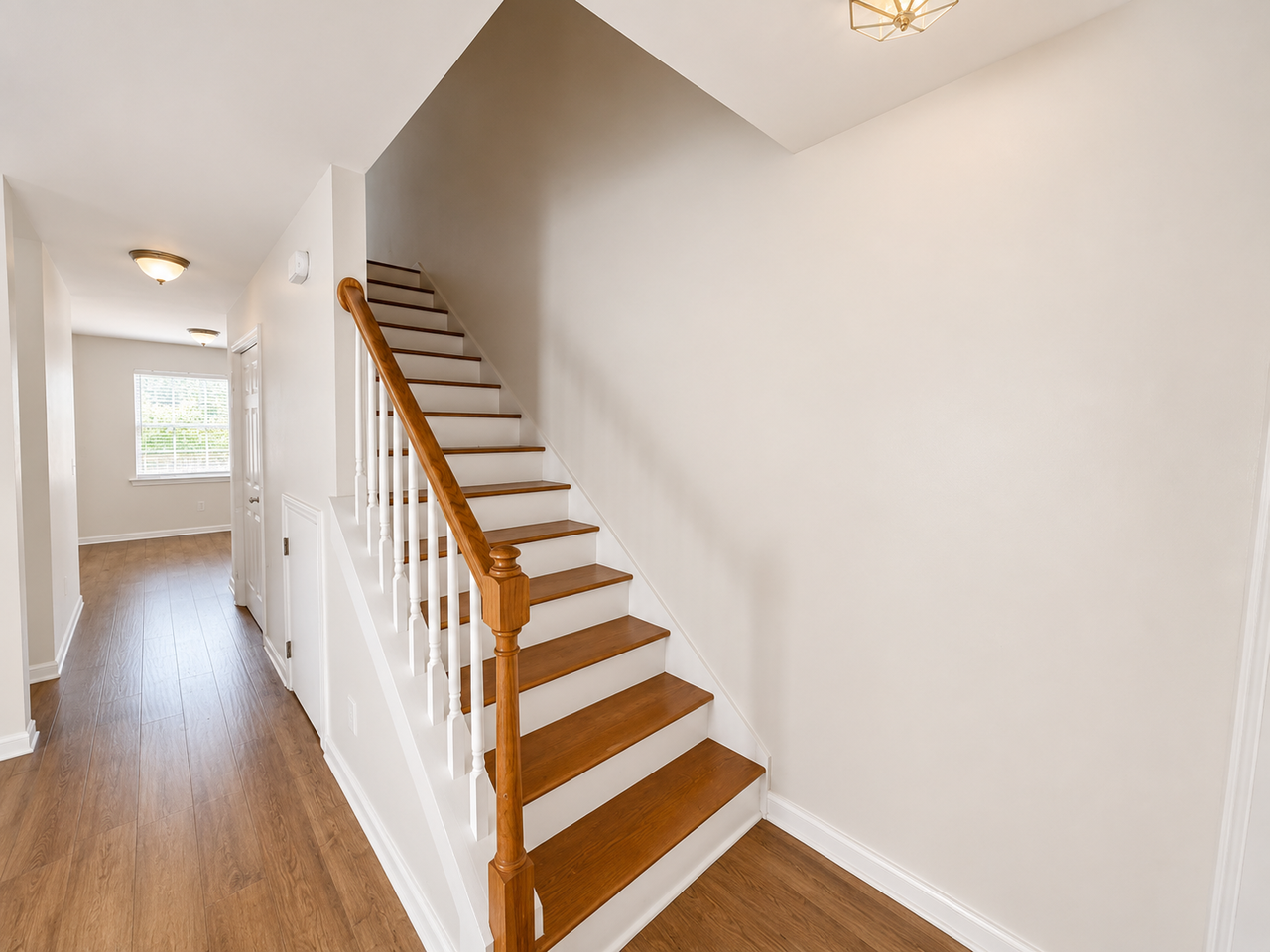 504 Lowndes Hill Rd #1 - Photo 3 of 15