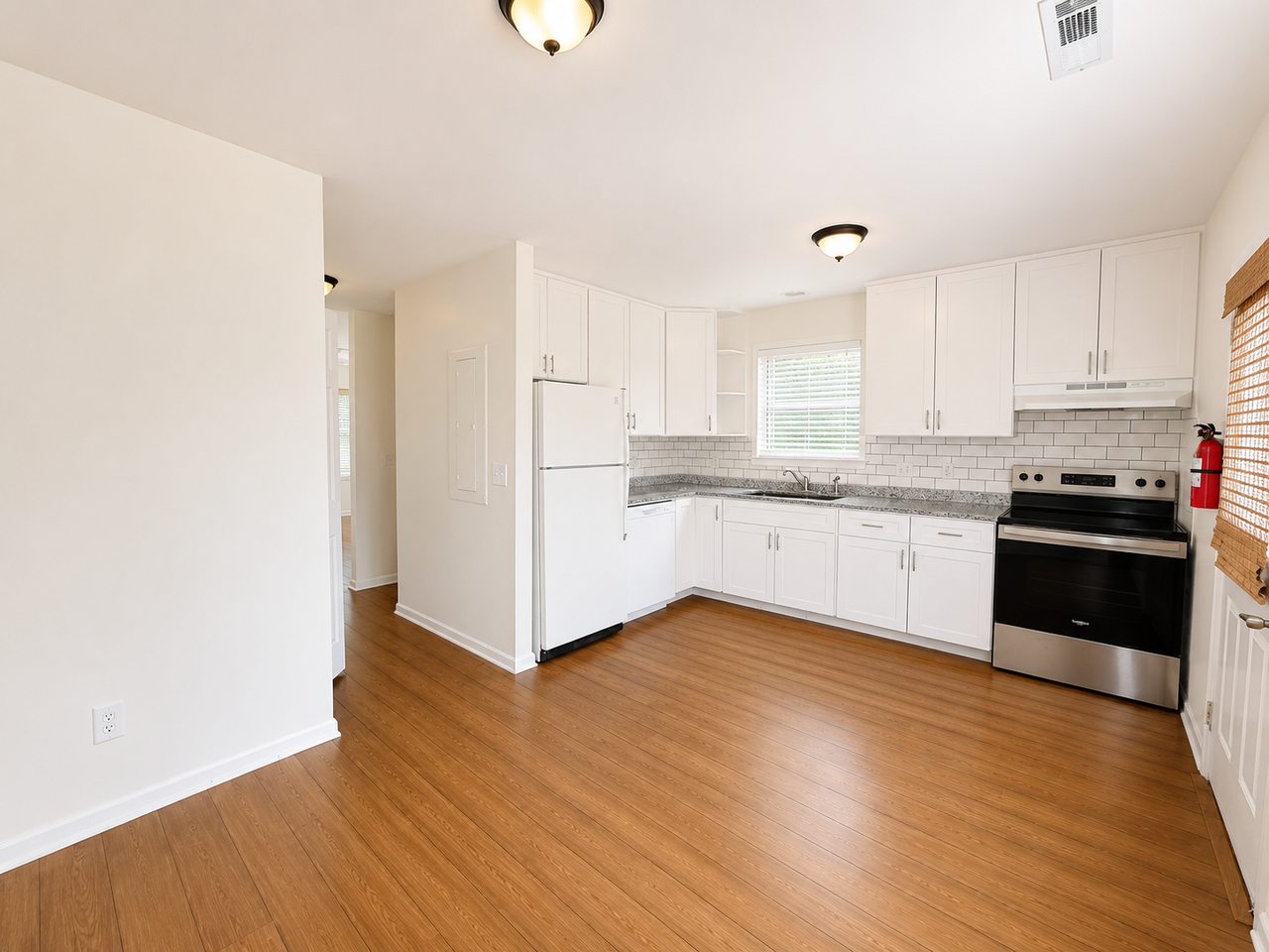 504 Lowndes Hill Rd #1 - Photo 7 of 15